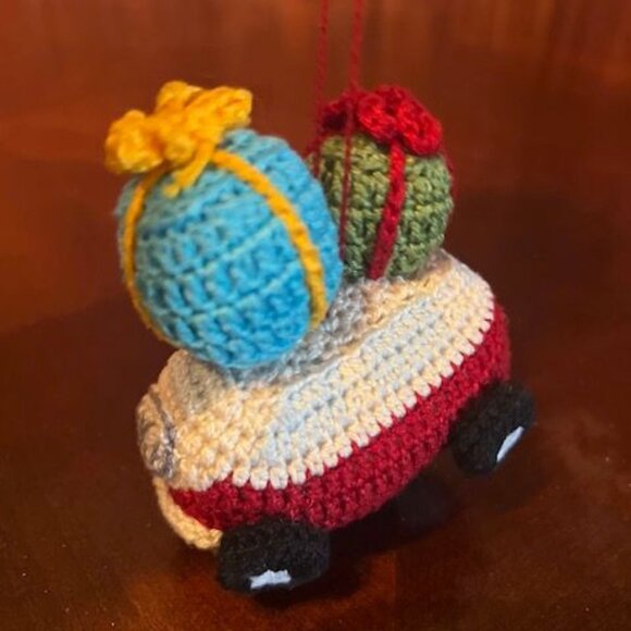 Melange Collection Handmade Crochet Car With Gifts Christmas Ornament peru - Picture 10 of 13